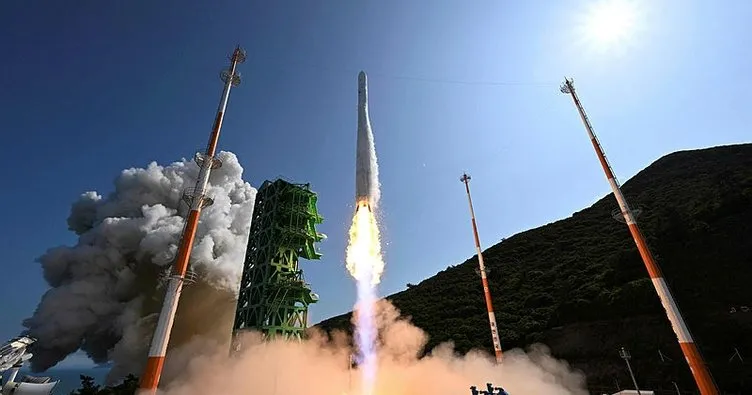 Güney Kore ilk yerli roketi Nuriyi ikinci kez uzaya fırlattı