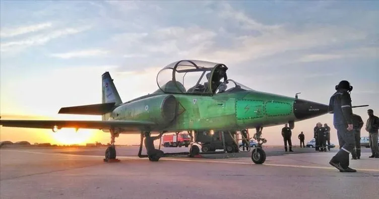İran yerli üretim askeri eğitim uçağını tanıttı
