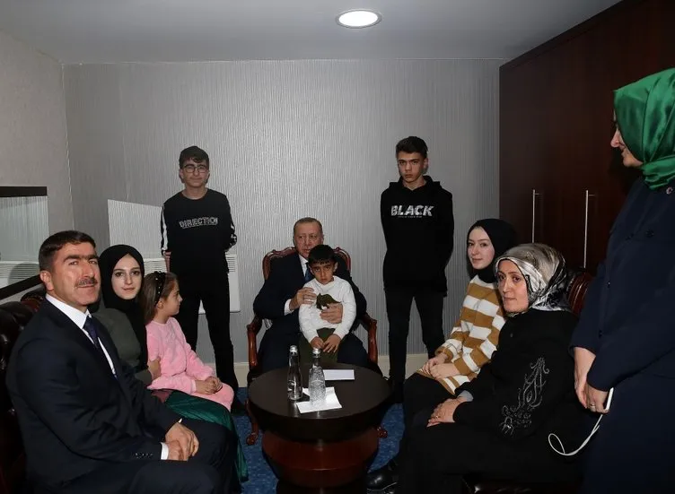 Başkan Erdoğan, Şehit Ahmet Budak'ın eşi ve çocuklarını kabul etti
