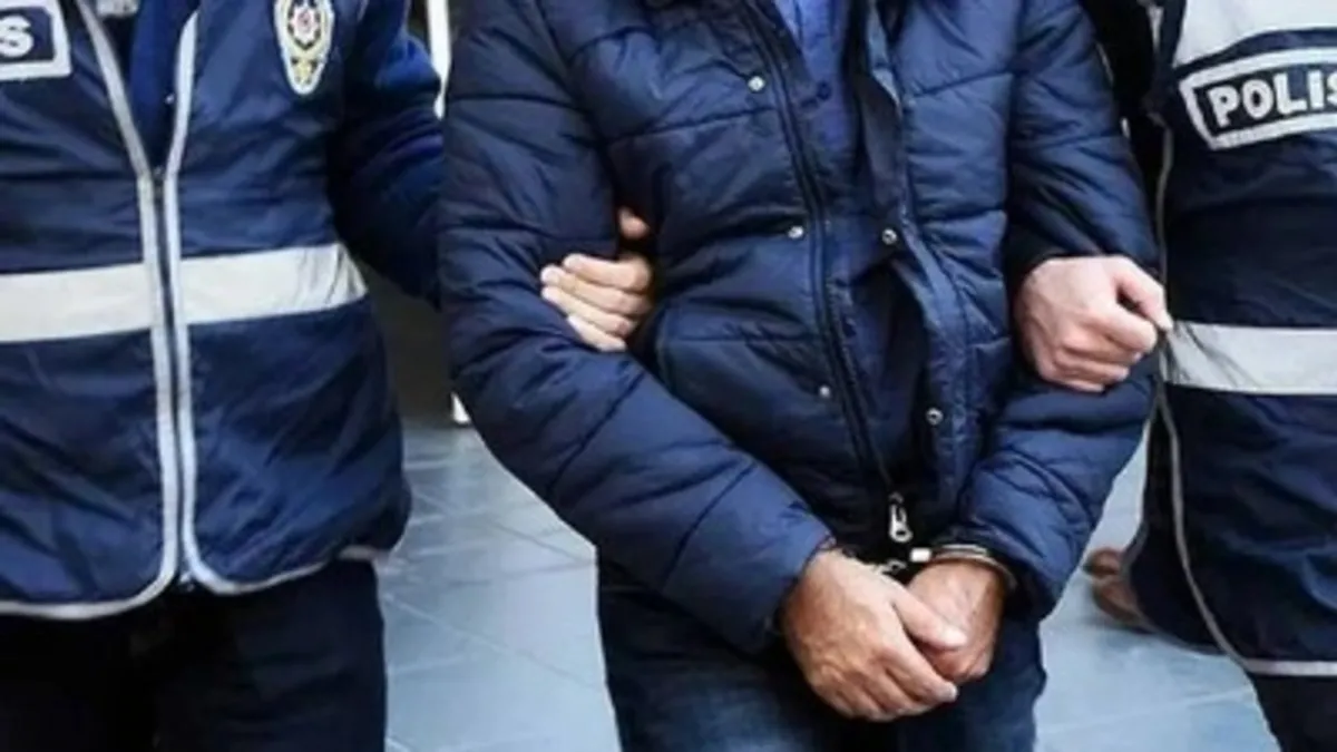 Alanya’da iş yeri kurşunlayan şüpheli tutuklandı Alanya’da iş yeri kurşunlayan şüpheli tutuklandı