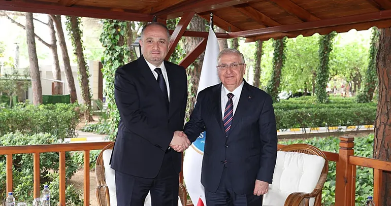 Milli Savunma Bakanı Güler, Gürcistanlı mevkidaşı ile görüştü