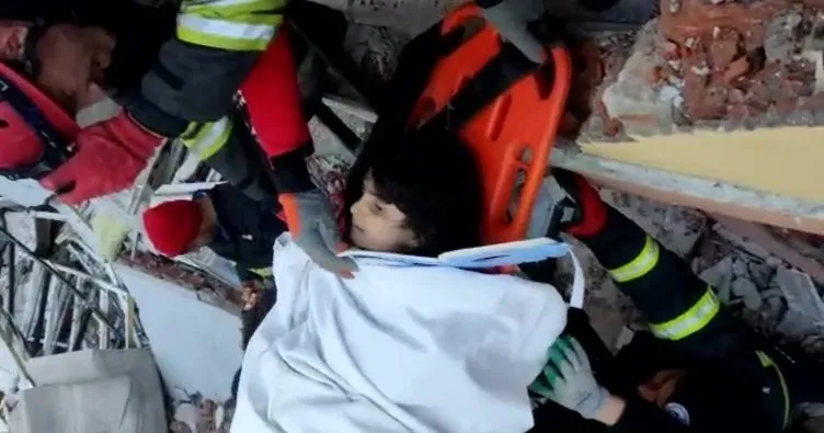 SON DAKİKA: Deprem’de 90. saat mucizesi! 10 günlük Yağız bebek ve annesi herkesi ağlattı