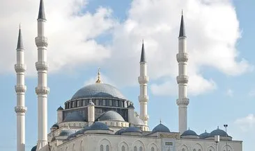 Cumhurbaşkanı Erdoğan cuma namazını Mimar Sinan Camii’nde kıldı