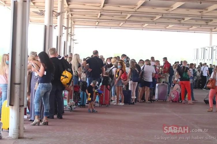 Bir günde 80 uçak! Rus turistler akın akın geliyor
