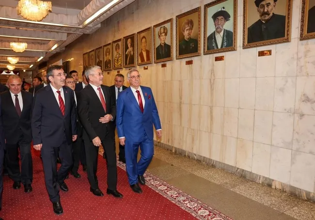 cumhurbaskani-yardimcisi-yilmaz-kirgizistan-turkiye-manas-universitesinde-konustu-1758131032502.jpg Cumhurbaşkanı Yardımcısı Yılmaz, Kırgızistan-Türkiye Manas Üniversitesi’nde konuştu