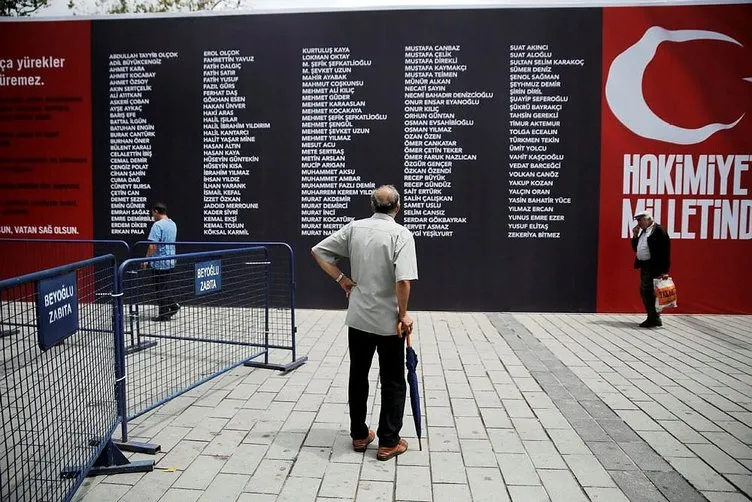 Şehitlerin isimleri Taksim Meydanı’nda