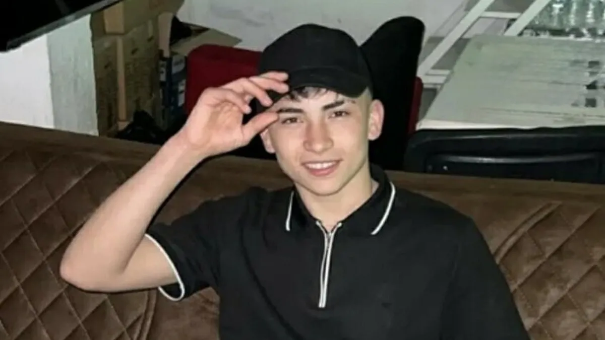 Polisten kaçarken çatıdan düşüp öldü