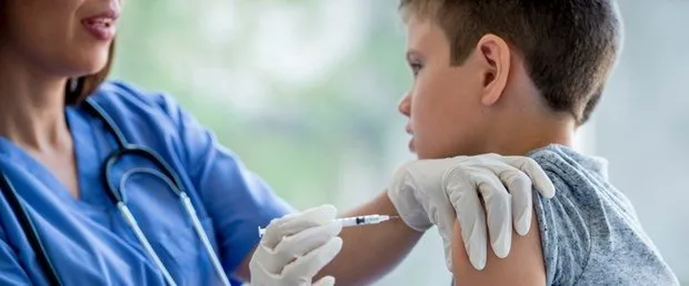 Tüm çocuk aşılarını tek iğnede toplamayı başardılar