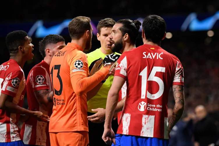 Son dakika: Atletico Madrid - Manchester City maçında ortalık savaş alanına döndü! Dünya yıldızları birbirine girdi, kartlar havada uçuştu…