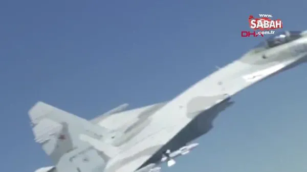 Rus Su-27 savaş uçağının önleme yaptığı ABD ağır bombardıman uçağı B-52H'de yaşanan panik anları kamerada | Video