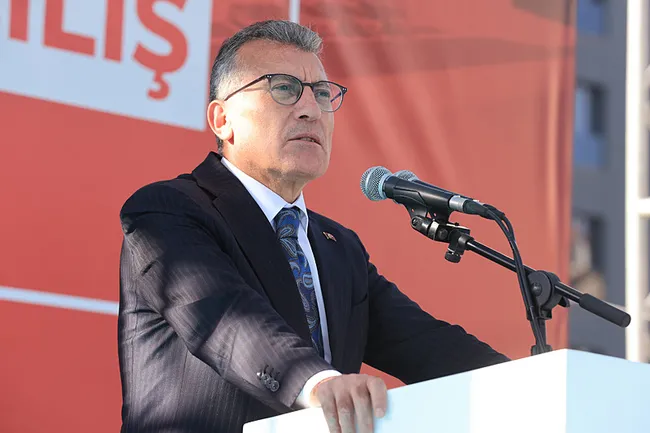 milletin-partisi-ak-parti-25-yasinda-siyasilerden-pes-pese-kutlama-mesaji-turkiyenin-idealini-omuzlayan-kutlu-1786699565321.jpg