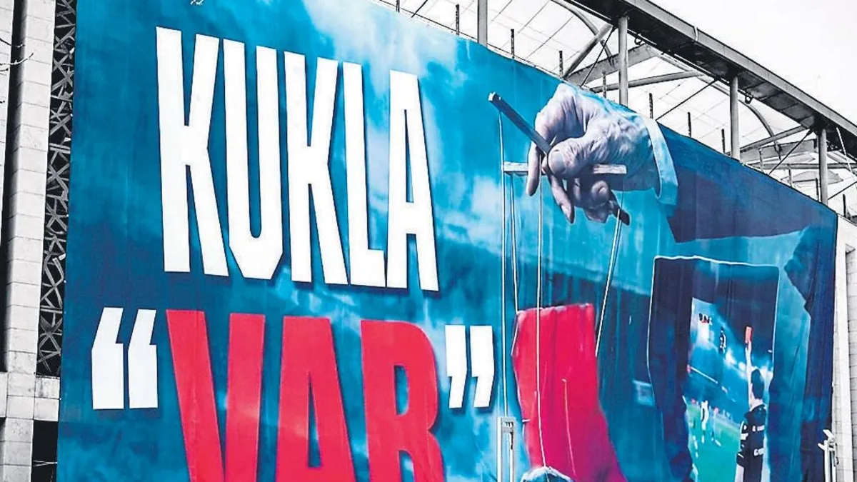 MHK’ye pankartlı tepki: Kukla var!