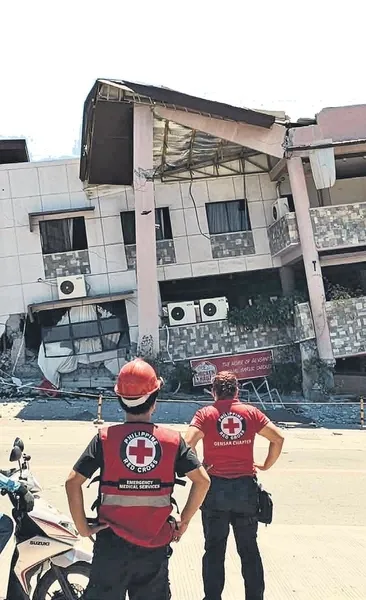 Filipinler’de 7.8’lik deprem