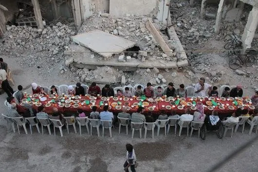 Çatışmalar durdu iftar sofrası kuruldu