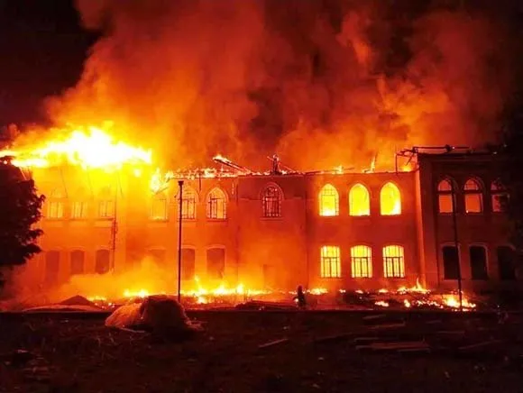 Denizli'de tarihi okuldaki yangın - Galeri - Türkiye