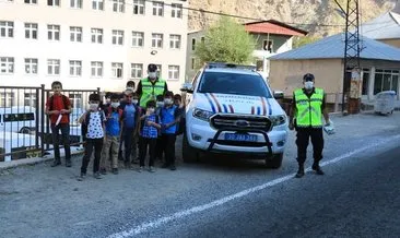 Hakkari de Güvenli Okul ,Güvenli Gelecek projesi uygulaması yapıldı. Hakkari de Güvenli Okul ,Güvenli Gelecek projesi uygulaması yapıldı.