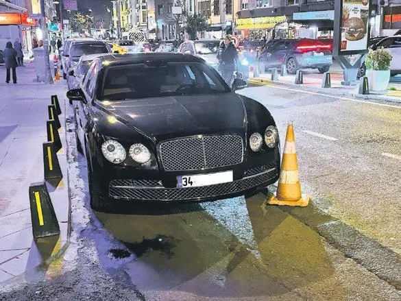 Burak Yılmaz’ın pahalı zevki! Lüks aracı dudak uçuklattı