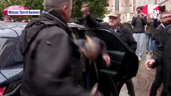 Fransa'da cumhurbaşkanı adayı aşırı sağcı Zemmour yumurtalı saldırıya uğradı | Video