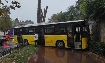 SON DAKİKA... İstanbul'da İETT otobüsü motosiklete çarptı: Sürücü yaralandı! #istanbul