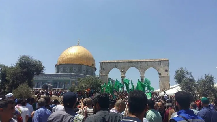İsrail Mescid-i Aksa’da protesto edildi