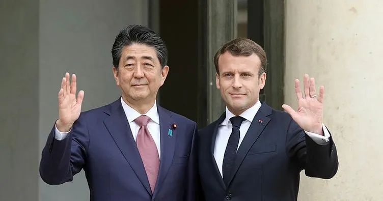 Macron Japonya Başbakanı Abe ile görüştü