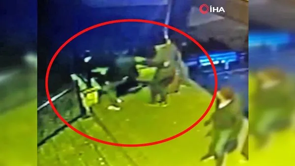 İstanbul’da bir genç sevgilisini taciz edip kendisini döven sapıklara böyle dehşeti yaşattı | Video