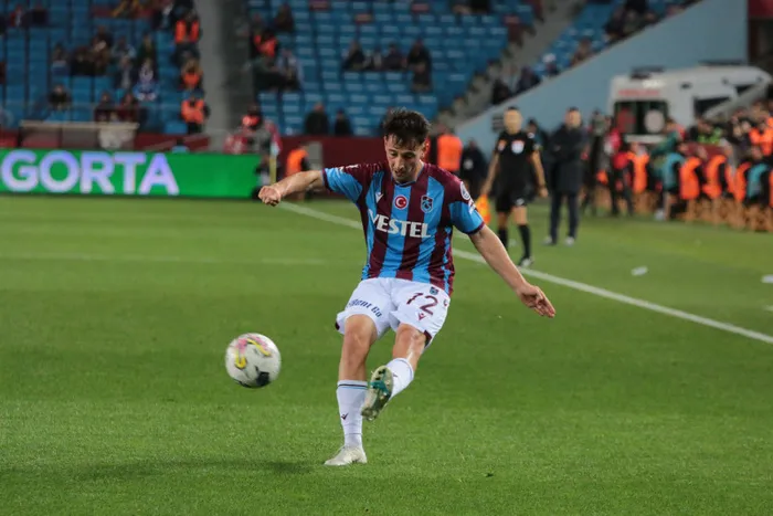 son-dakika-haberi-trabzonspor-3-puani-2-golle-aldi-umut-bozok-costu-firtina-kazandi-1683571928341.jpg