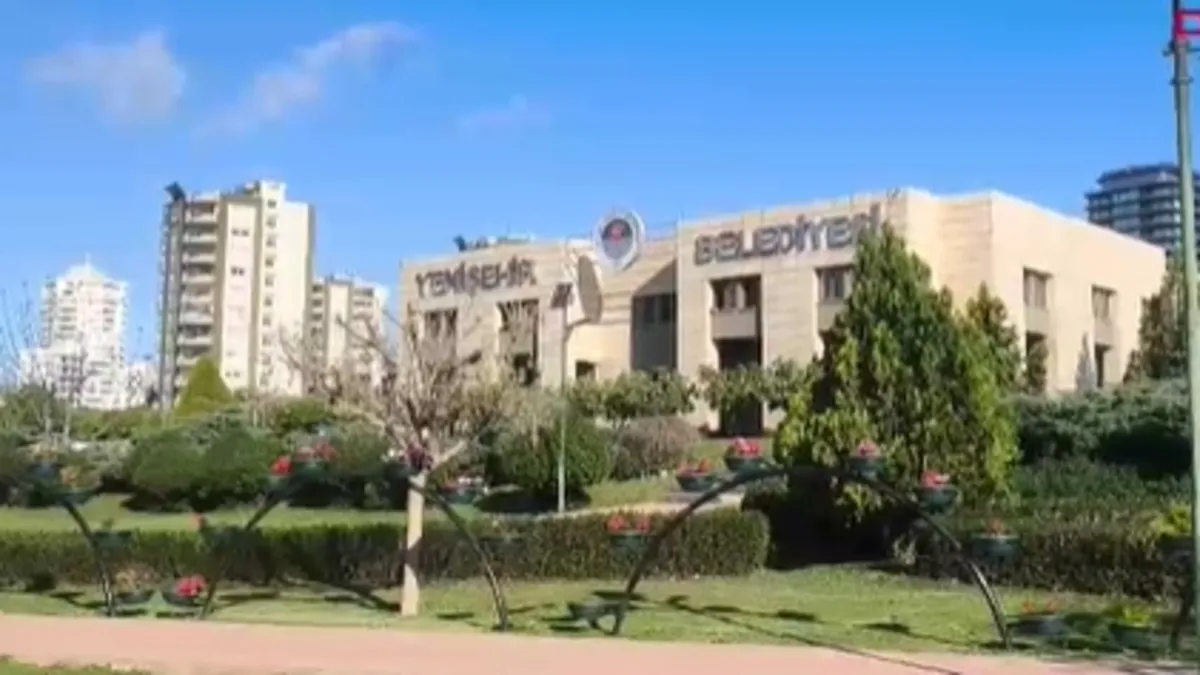 SON DAKİKA… CHP’li Mersin Yenişehir Belediyesi’ne operasyon: 30 kişi gözaltına alındı SON DAKİKA… CHP’li Mersin Yenişehir Belediyesi’ne operasyon: 30 kişi gözaltına alındı