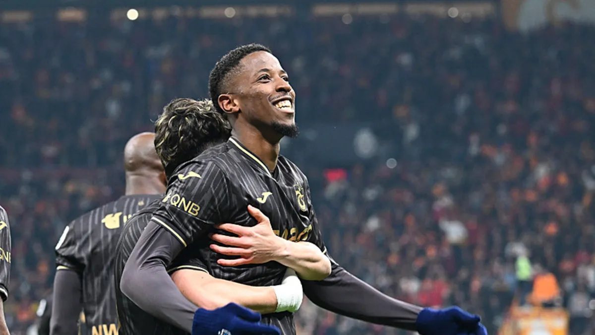 Trabzonspor'da Simon Banza, Onuachu'yu solladı! Şimdiden...