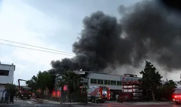 İzmir’de iki ayrı fabrika yangını kontrol altına alındı