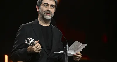 Altın Ayı Ödülü mü, ihanet mi? Ödül gecesinde memleket satmak: O konuşma metnini eline kimler tutuşturdu?