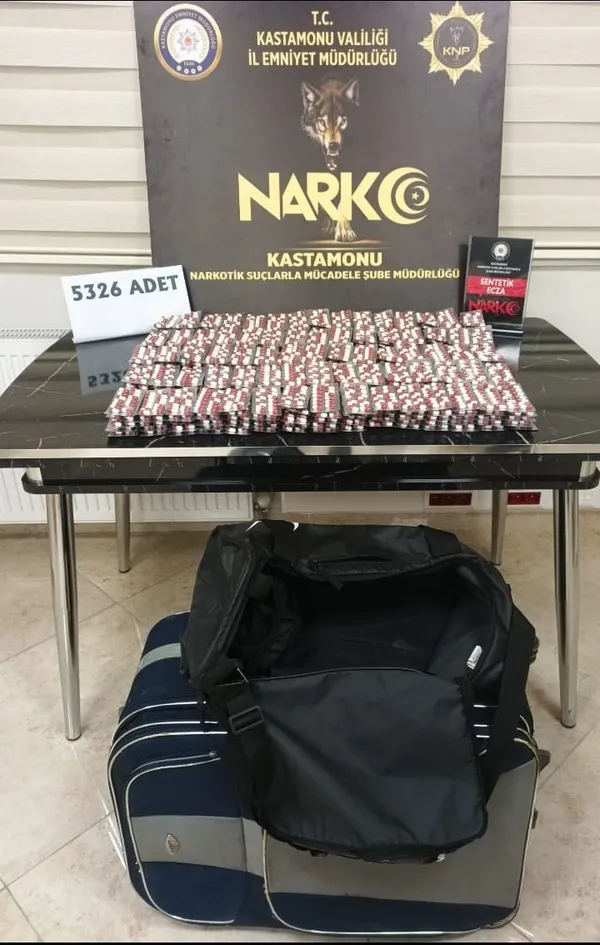 kastamonuda-5-bin-326-sentetik-ecza-hapi-ele-gecirildi-1-tutuklama-1758181195305.jpg