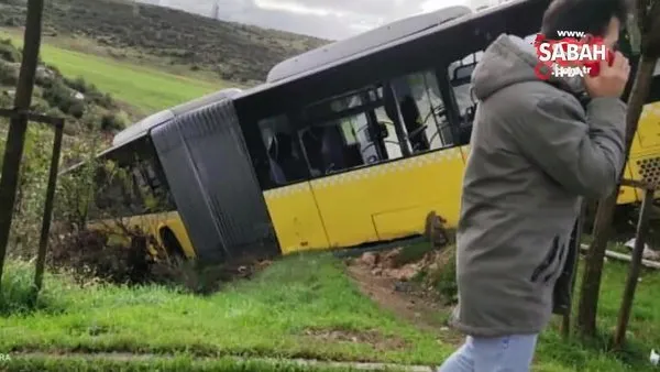 Son dakika! İstanbul Kayaşehir'de yoldan çıkan İETT otobüsü yolun kenarındaki boş araziye uçtu | Video