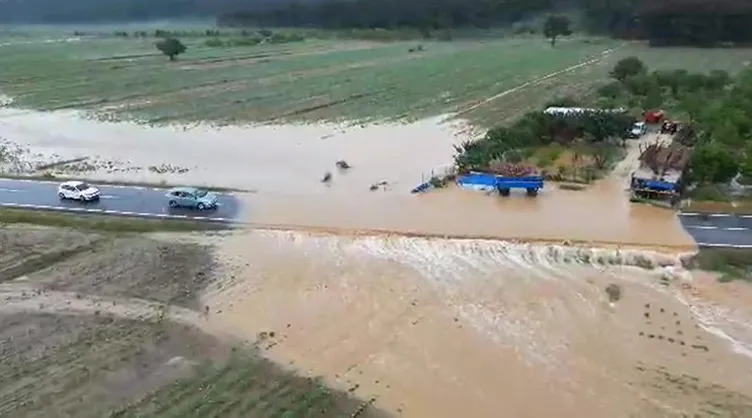 Edirne’de sel faciası! Uyarı yapıldı: Yola çıkmayın!