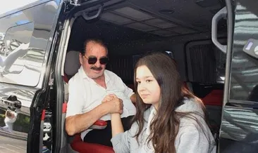 Tatlıses okul çıkışında kızını aldı