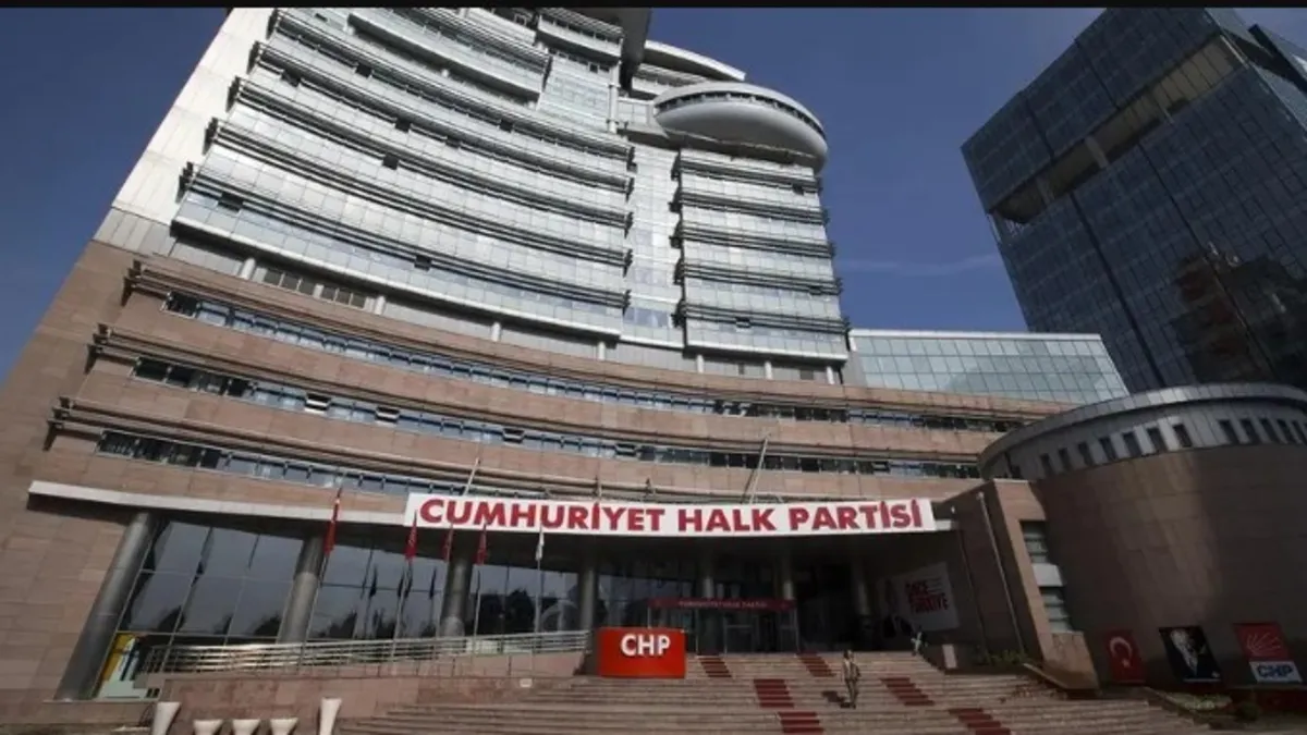 SON DAKİKA! CHP'den 5 belediye başkanına ihraç kararı haber görseli