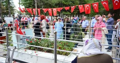 Türkiye’nin birçok yerinden ziyaretçi akını! Şehit Halisdemir’in kabrinde ziyaretçi yoğunluğu