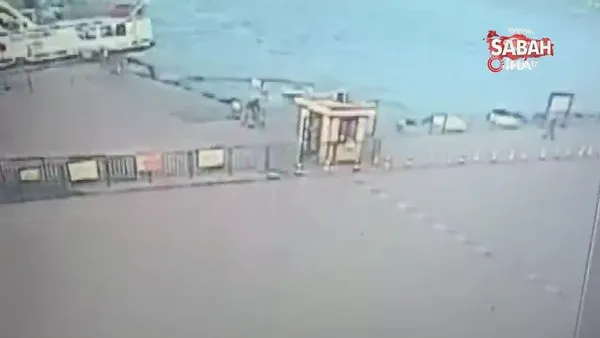 Eminönü'nde aracın denize uçma anı kamerada