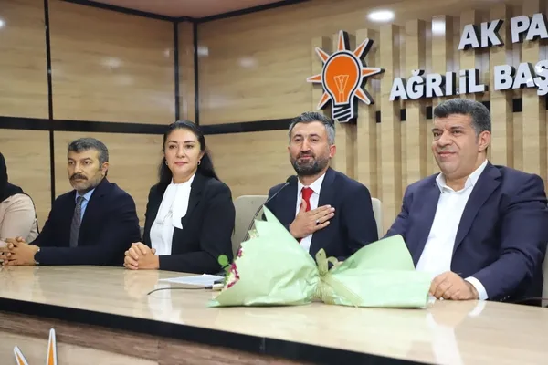 ilhami-yildiz-ak-parti-agri-il-baskanliginda-gorevi-devraldi-1727206201896.jpg