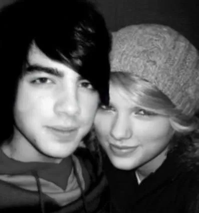 Taylor Swift 4 yıla 12 sevgili sığdırdı