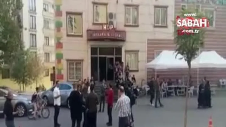HDP önündeki babadan kızına çağrı: