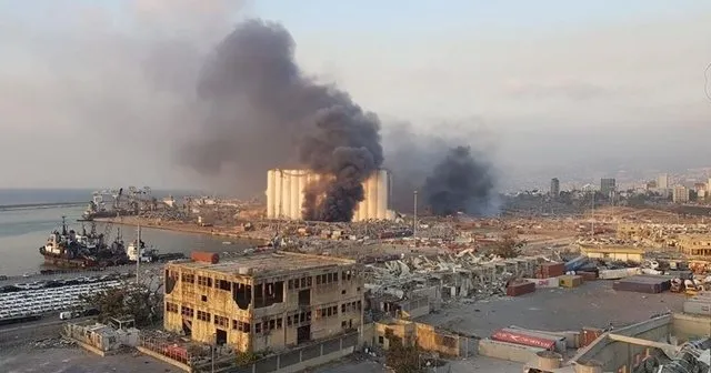 Son dakika haberler... Lübnan’ın Başkenti Beyrut’taki patlama anı! Beyrut’taki patlama anı anbean kamerada!
