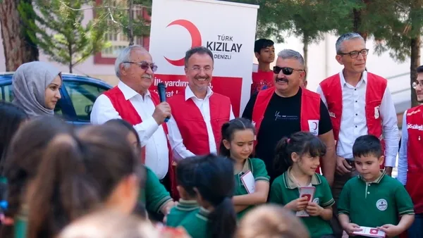 157nci-yila-kalpten-kalbe-kizilay-etkinligi-1749732215336.jpg