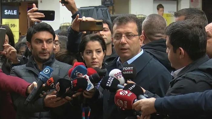 SON DAKİKA | Murat Ongun'dan terör saldırısının yaşandığı Taksim'de tepki çeken hareket!