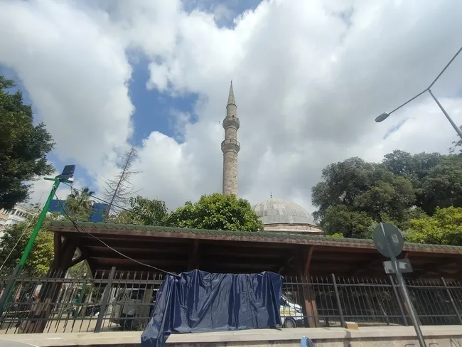 yer-antalya-olum-cami-avlusunda-yakaladi-1681910243487.jpg