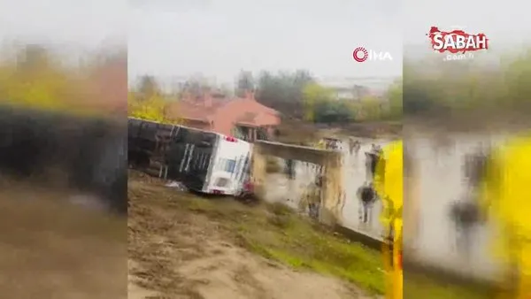 SON DAKİKA: Diyarbakır’da yolcu otobüsü devrildi: Çok sayıda yaralı var! Olay yerinden ilk görüntüler... | Video