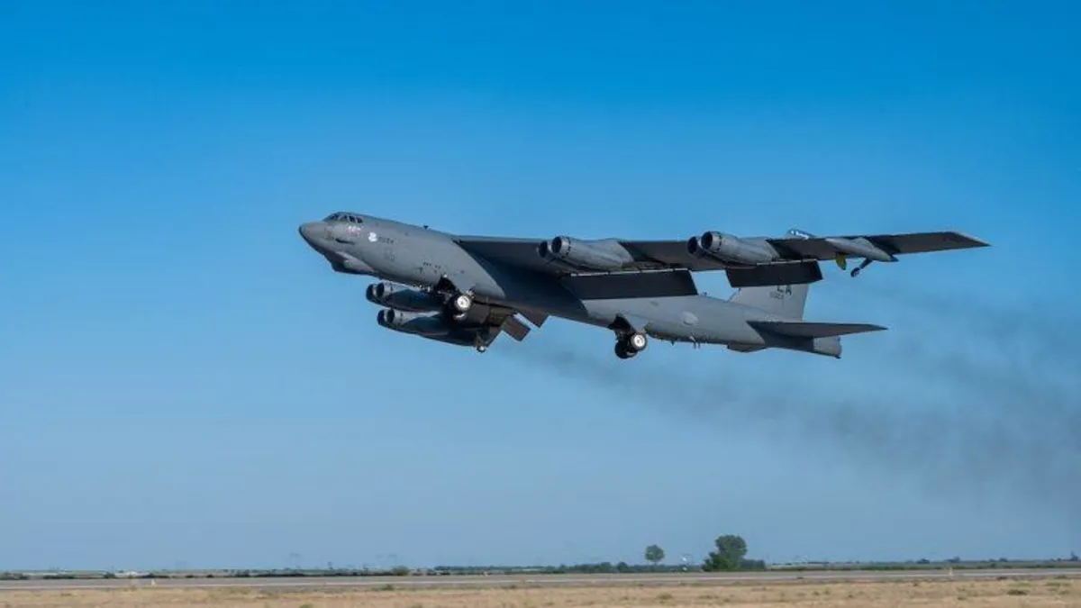 ABD’de B-52 bombardıman uçağı düştü
