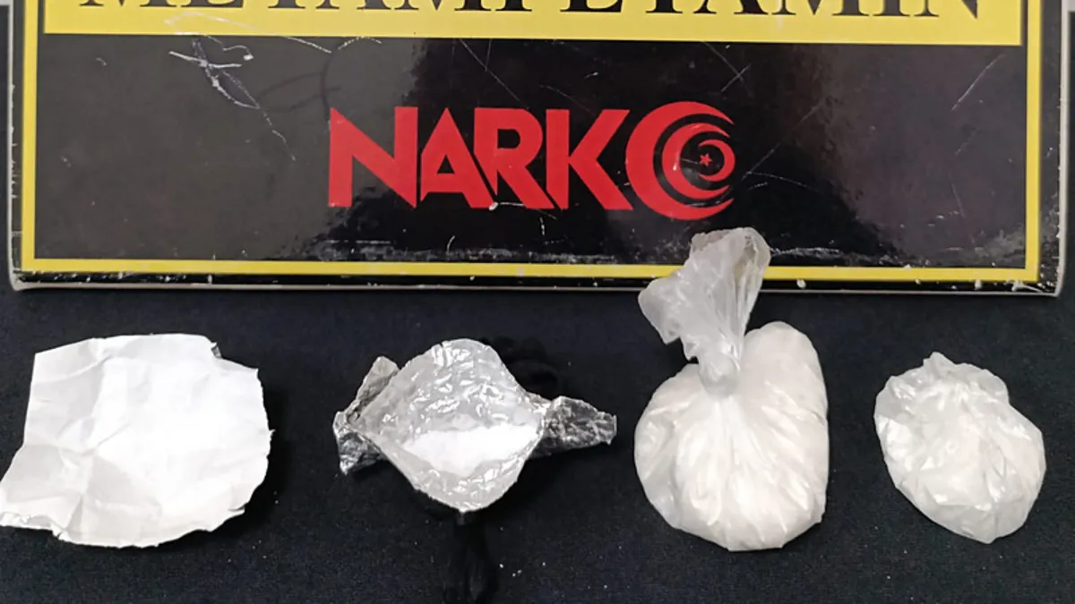 Kırşehir’de uyuşturucu operasyonu: 3 tutuklama Kırşehir’de uyuşturucu operasyonu: 3 tutuklama