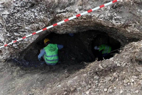 Harput'ta 2 bin 700 yıllık mühür bulundu