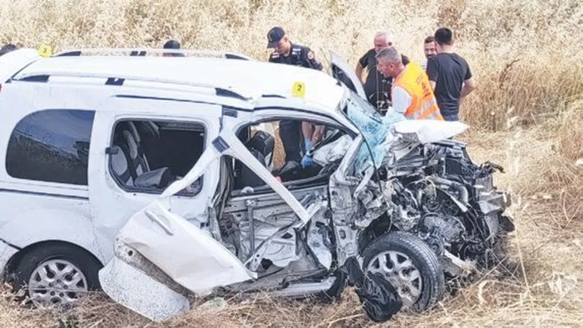 Cenaze dönüşü feci kaza: 3 ölü, 3 yaralı